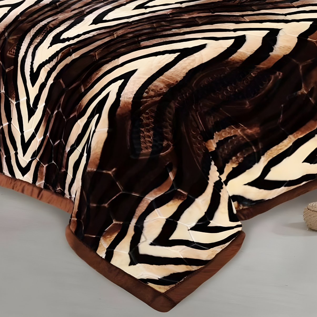 Super Soft 4kg 220 x 240 Mink Blanket - Brown Zebra Stripes