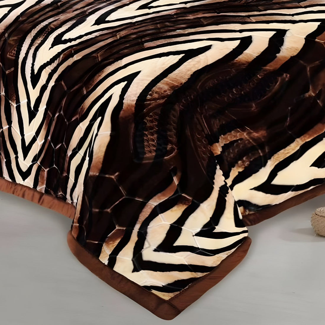 Super Soft 4kg 220 x 240 Mink Blanket - Brown Zebra Stripes