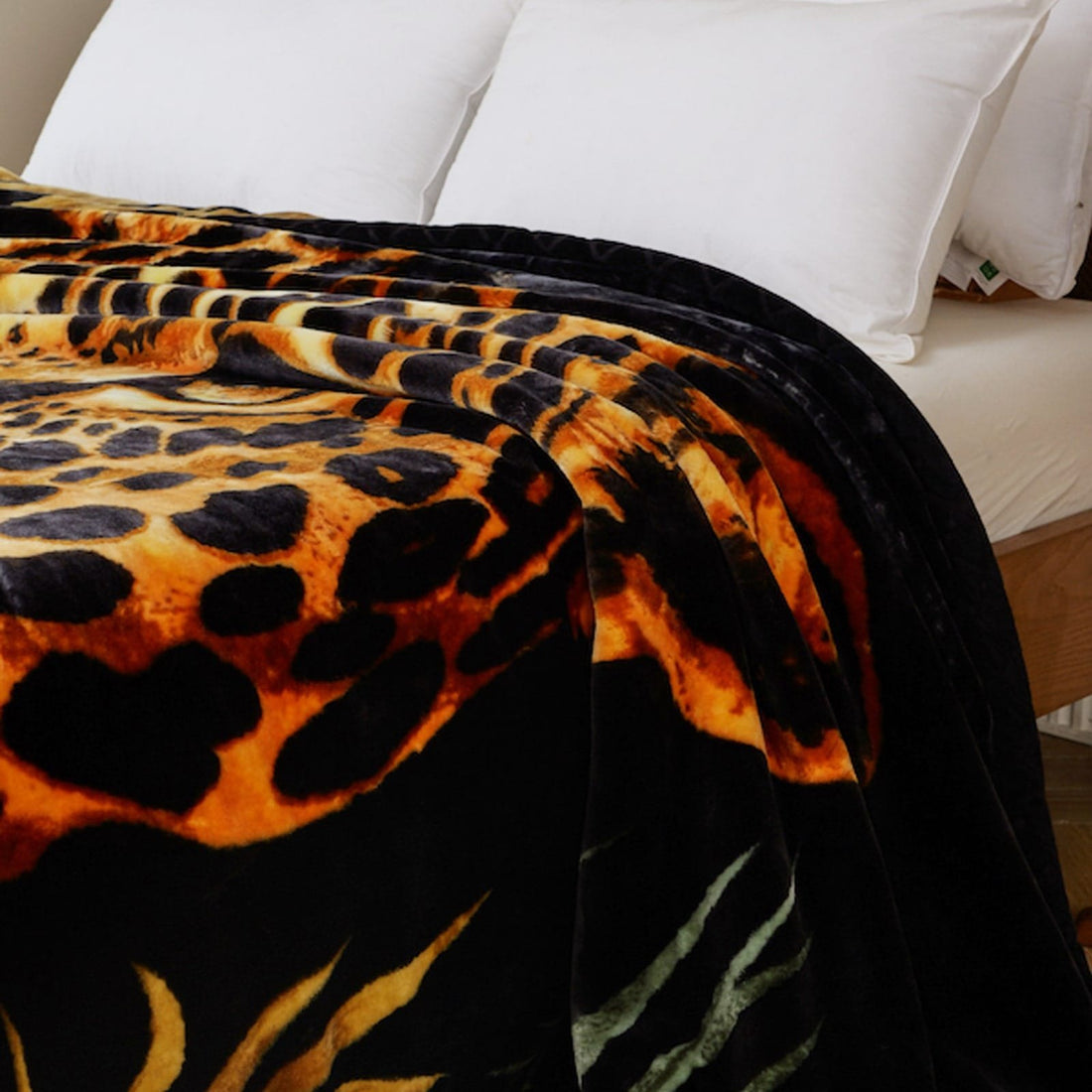 Super Soft 4kg 220 x 240 Mink Blanket - Golden Panther Luxe Blanket