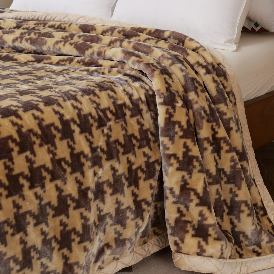 Super Soft 4kg 220 x 240 Mink Blanket - Classic Charm