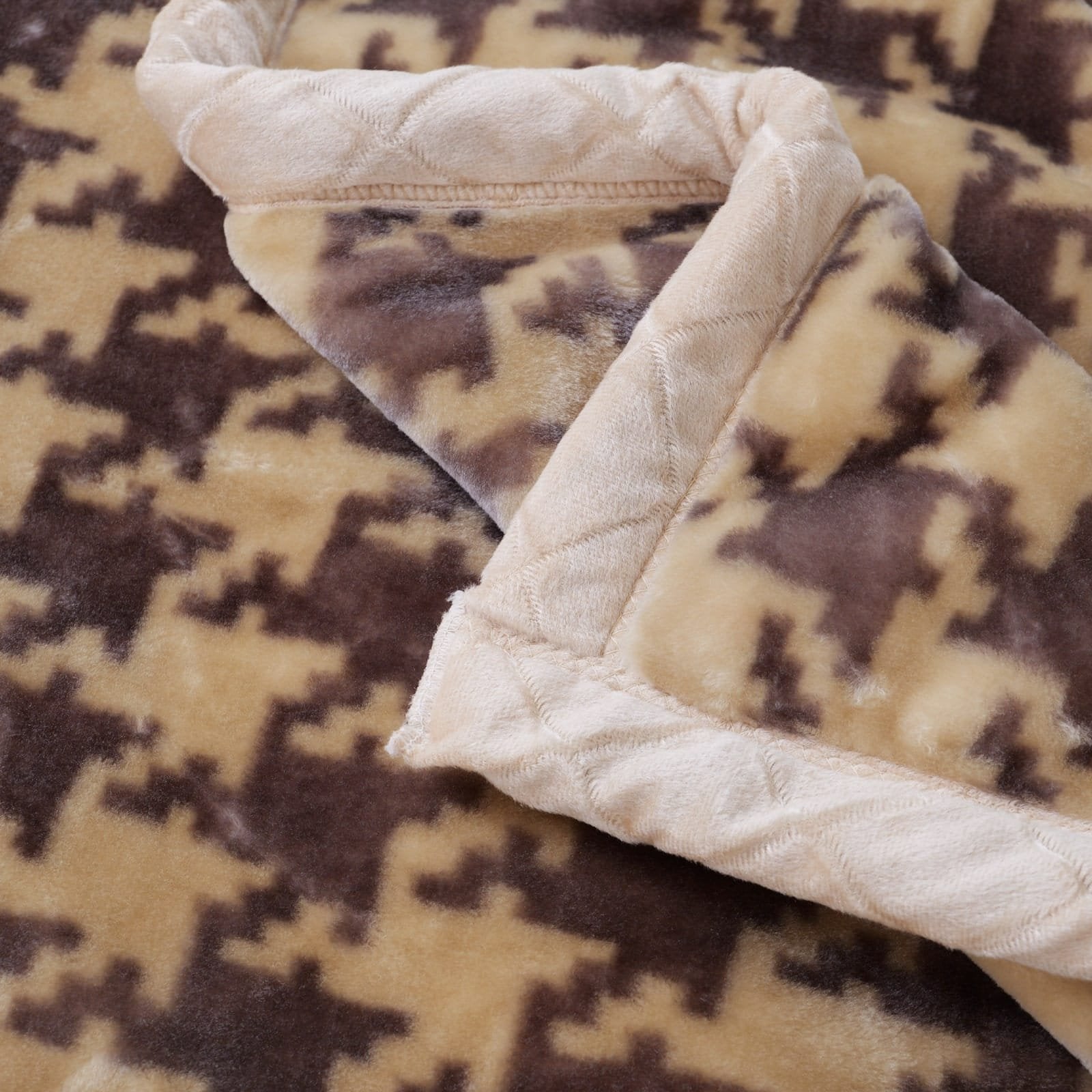 Super Soft 4kg 220 x 240 Mink Blanket - Classic Charm
