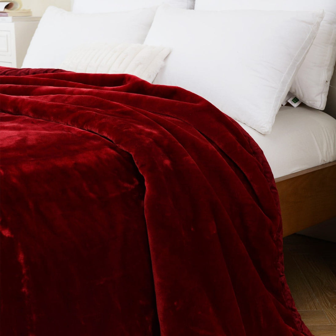 Super Soft 4kg 220 x 240 Mink Blanket - Red Radiance