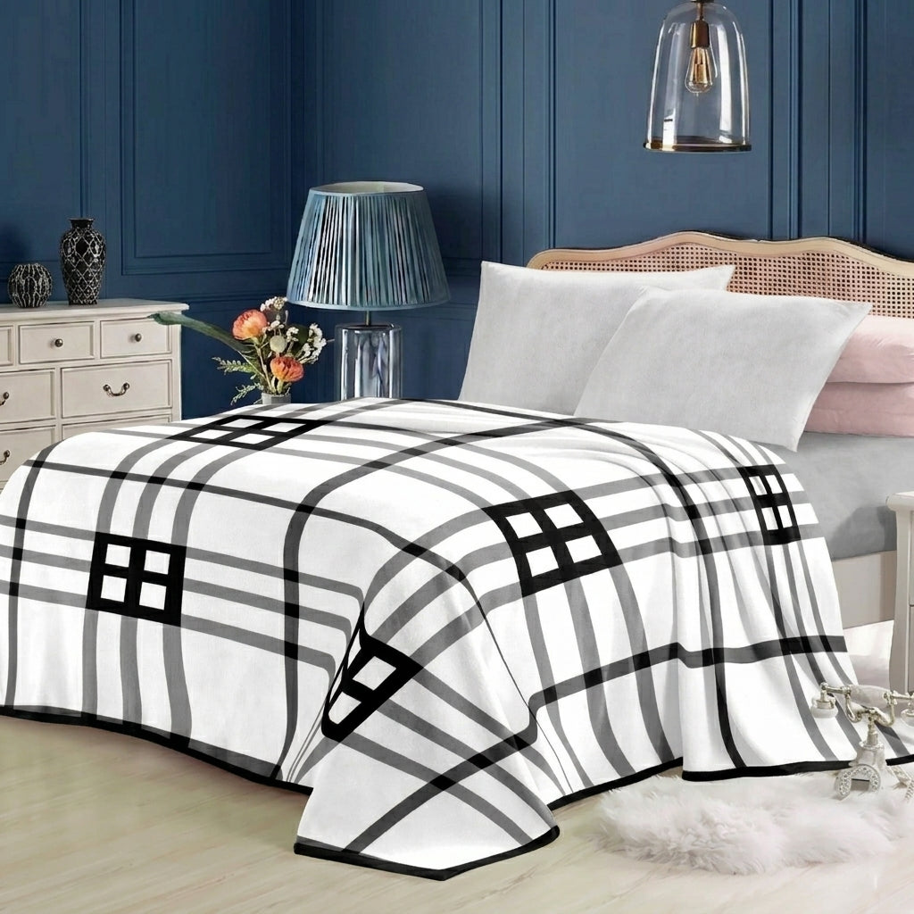 Super Soft 3kg 195 x 225 Mink Blanket - Black & White Grid
