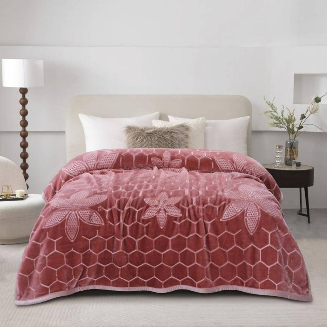 Super Soft 4kg Mink Blanket - Pink Floral Hexa Design