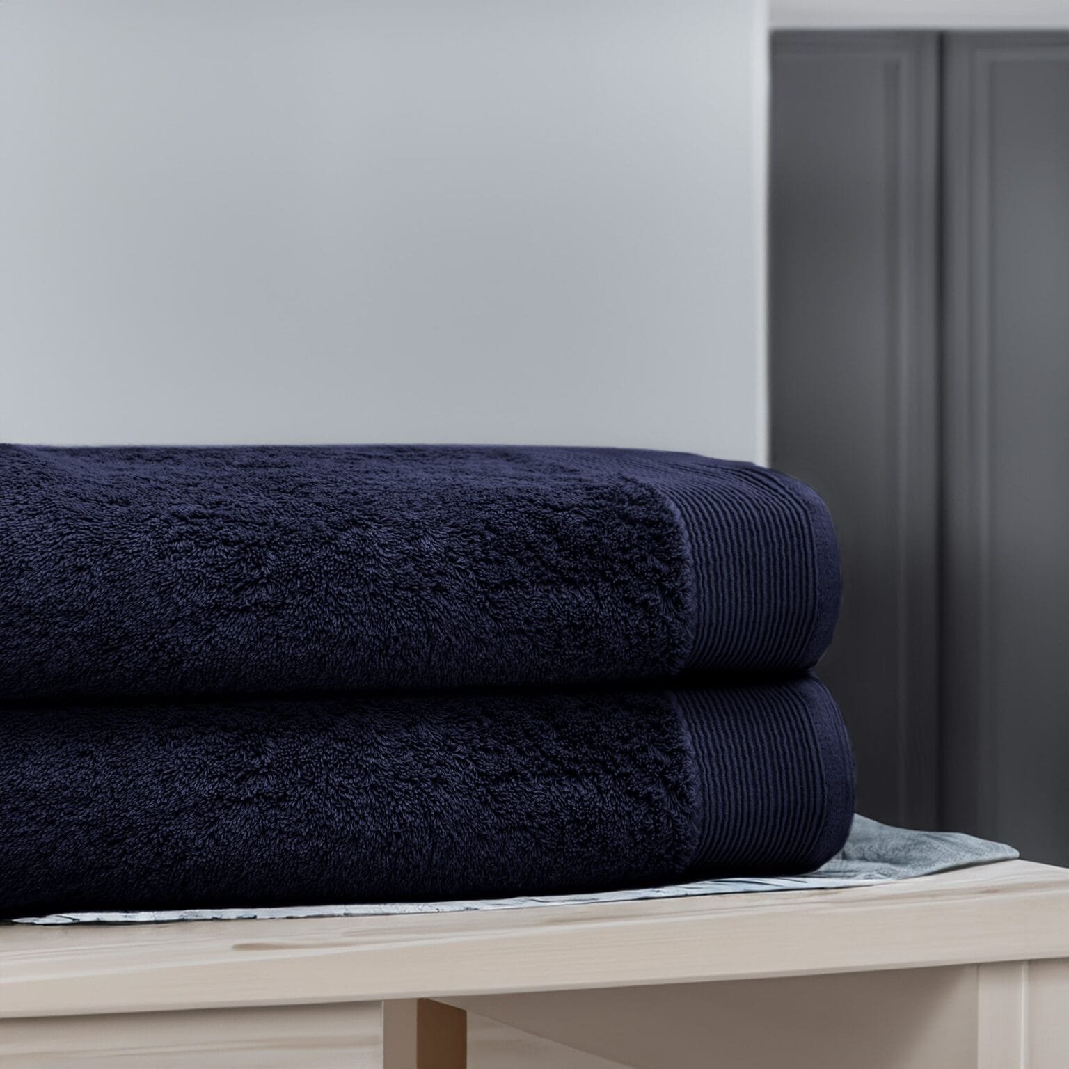 100% Pure Egyptian Cotton Bath Sheet - Jet Black | Bedding King