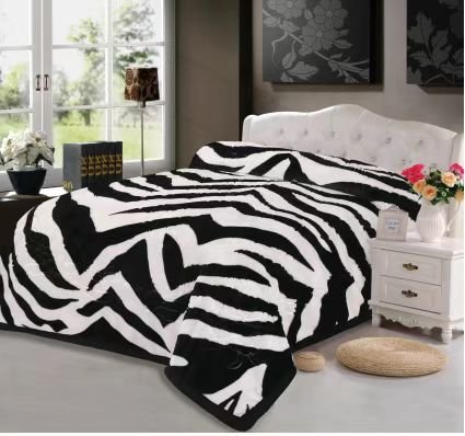 Super Soft 4kg 220 x 240 Mink Blanket - Black and White Zebra Print
