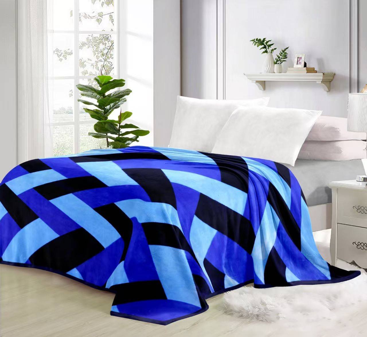 Super Soft 4kg 220 x 240 Mink Blanket - Geometric blue and black