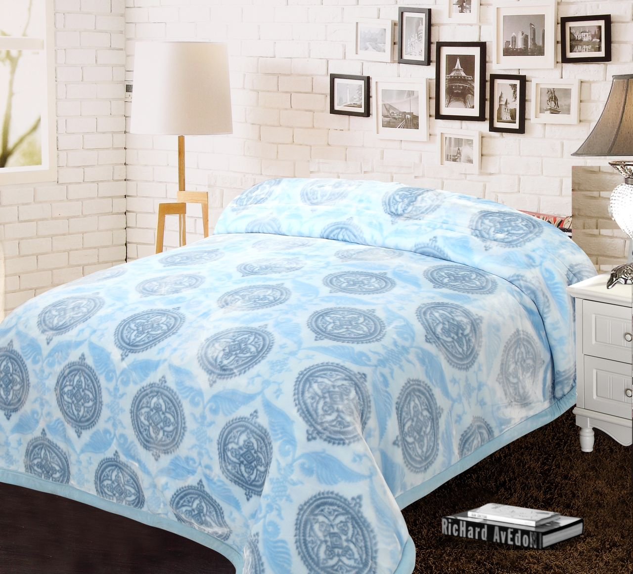 Super Soft 4kg 220 x 240 Mink Blanket - Medallion Sky Blue